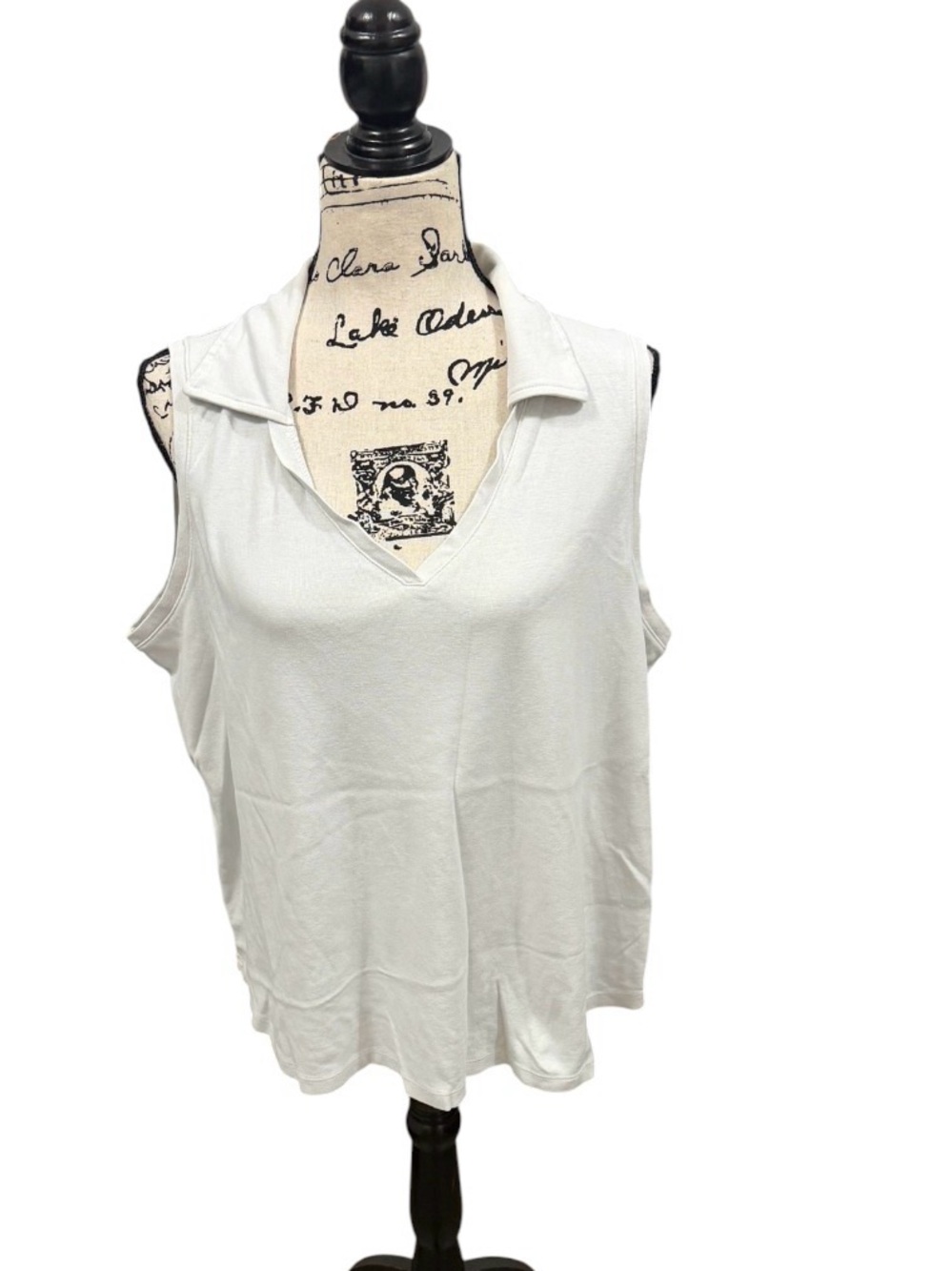 St. John’s Bay White Sleeveless Collared V-Neck Top